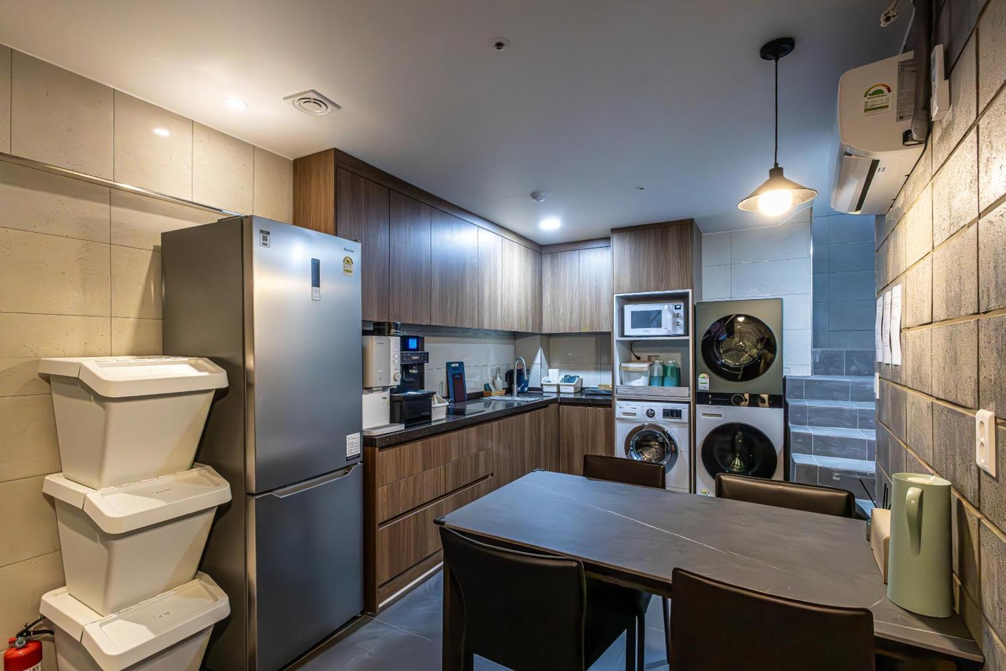Beyond Residence Jongno Сеул Экстерьер фото